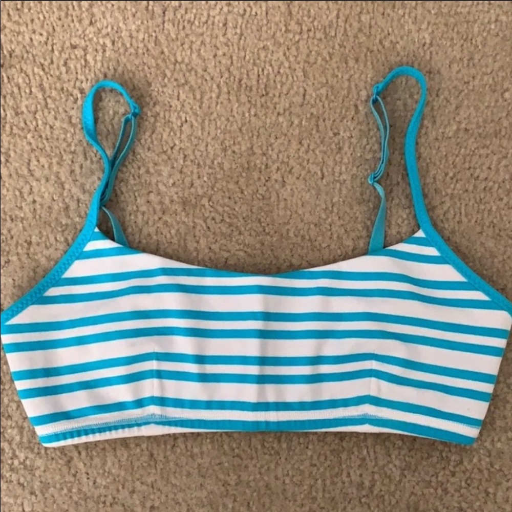 Lululemon sports bra size 6 like new!